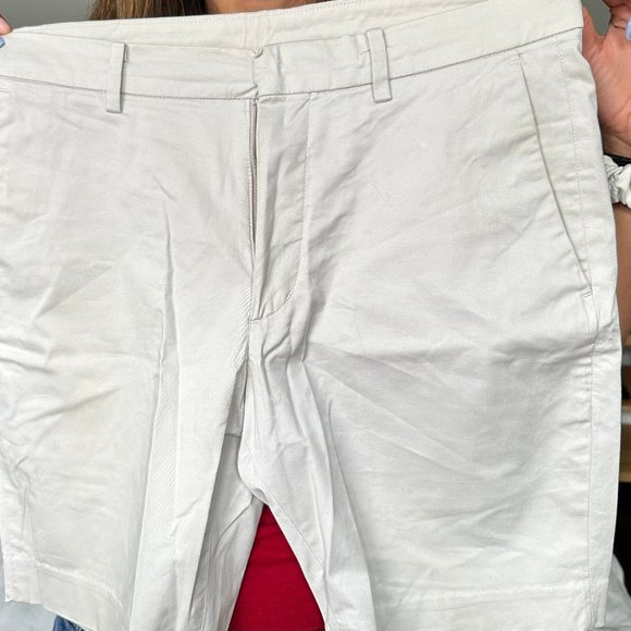 Uniqlo Slim Fit Shorts - Picture 1 of 3